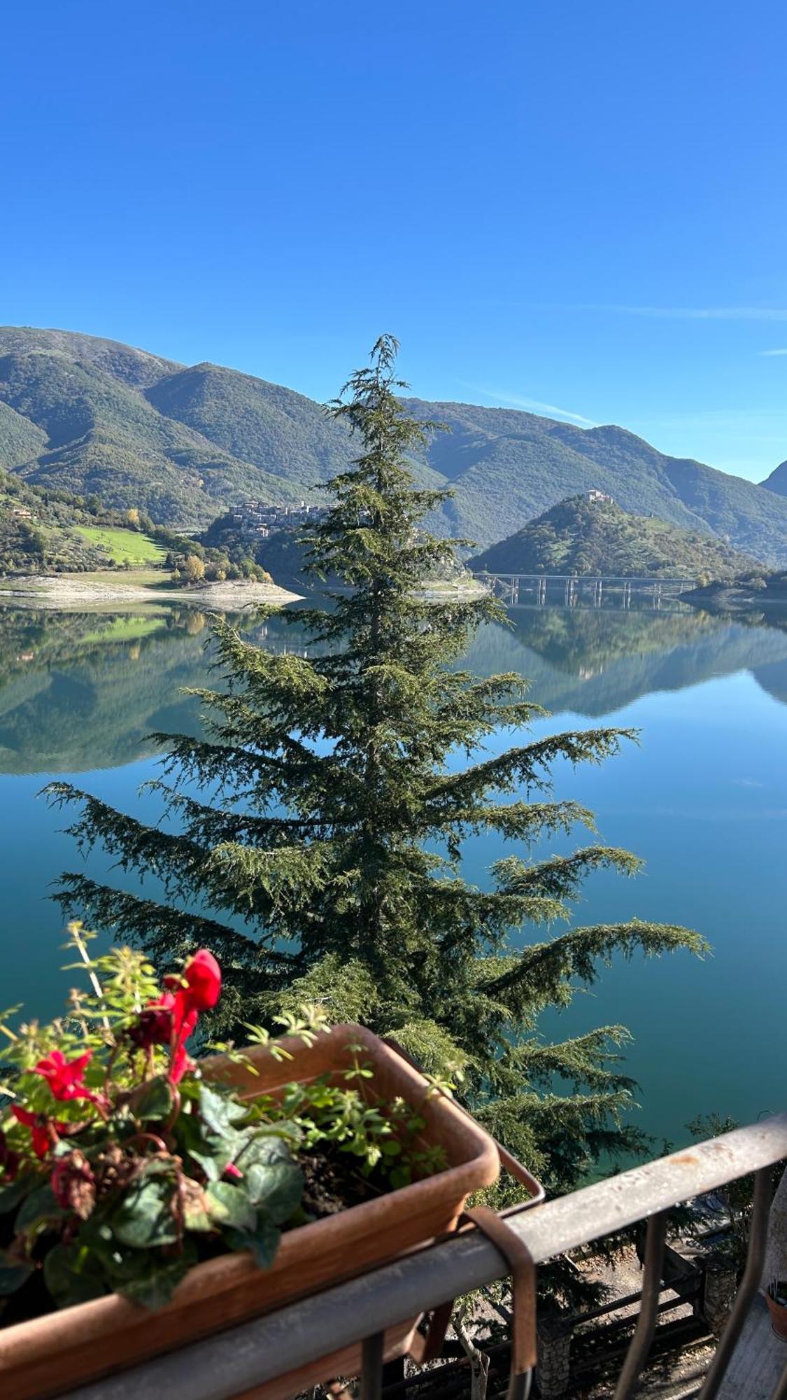 B&B La Casetta Sul Lago Colle di Tora Exterior photo